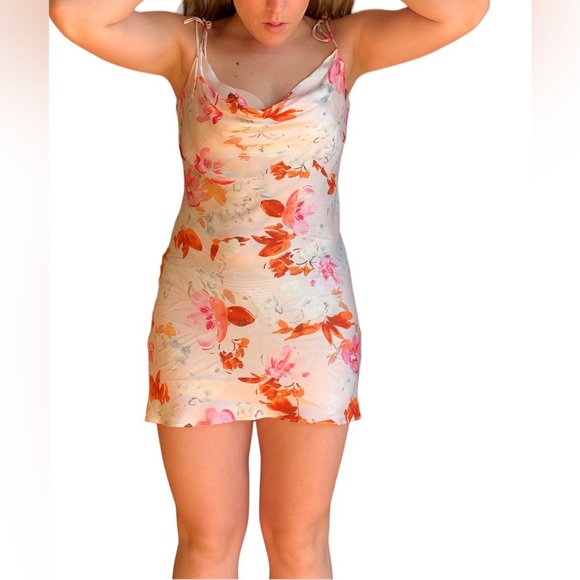 Silky Floral Zara Dress - Picture 5 of 5